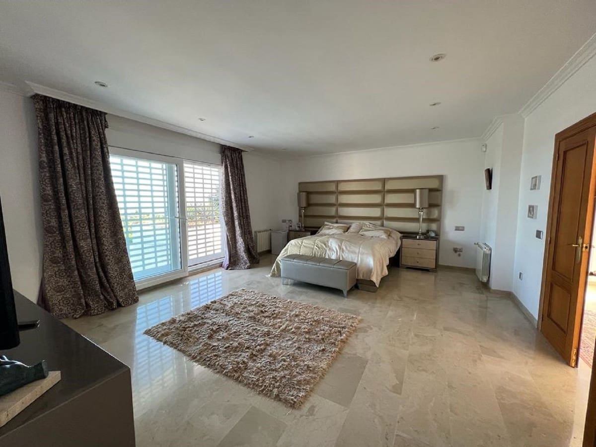 10 sovrum Villa till salu i El Paraiso med pool garage - 3 300 000 € (Ref: 10124214)