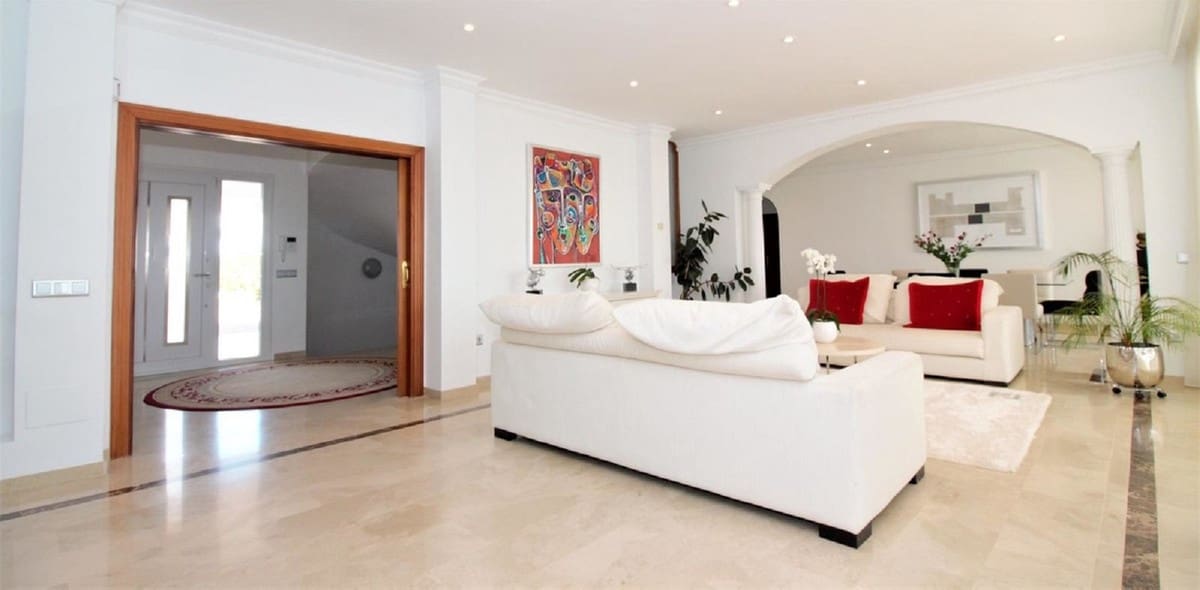 10 sovrum Villa till salu i El Paraiso med pool garage - 3 300 000 € (Ref: 10124214)