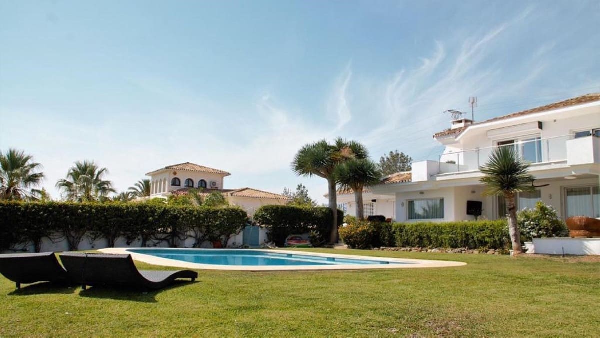 10 sovrum Villa till salu i El Paraiso med pool garage - 3 300 000 € (Ref: 10124214)