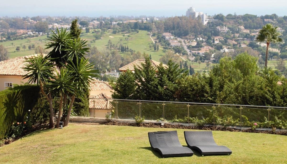 10 sovrum Villa till salu i El Paraiso med pool garage - 3 300 000 € (Ref: 10124214)