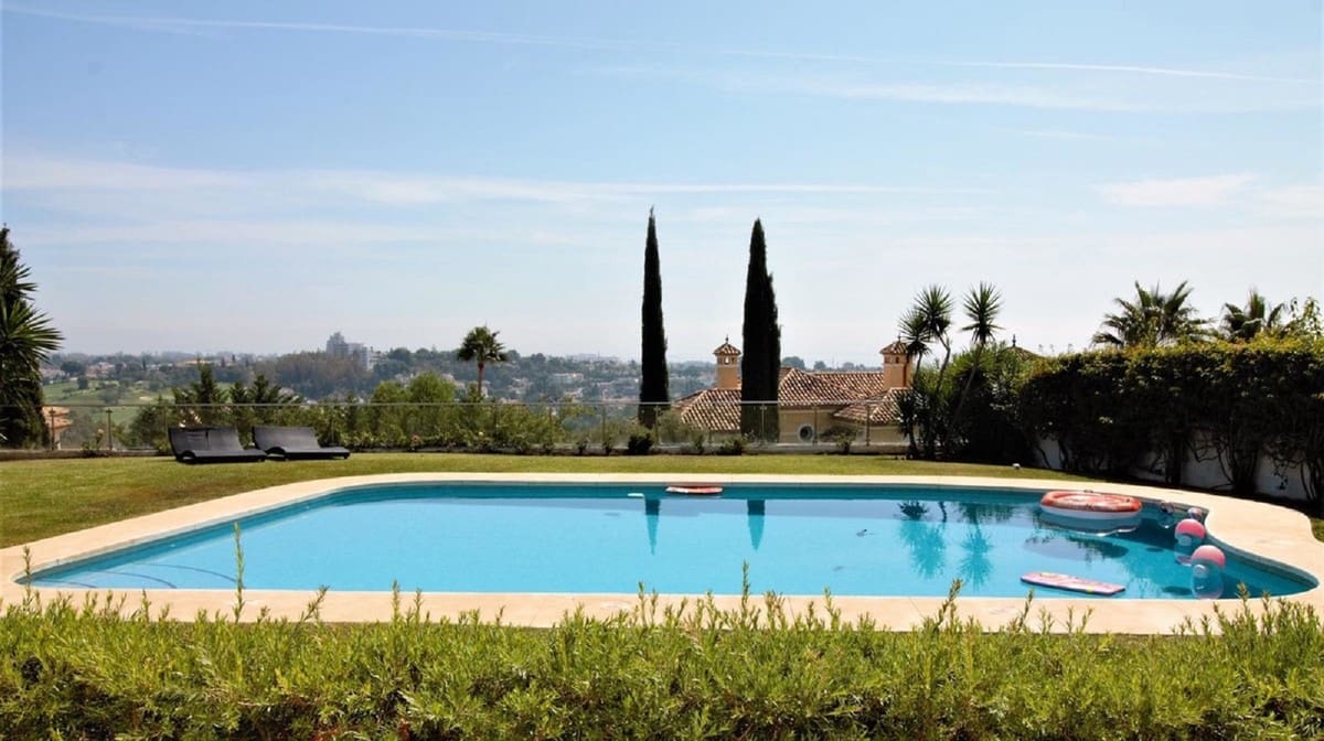 10 sovrum Villa till salu i El Paraiso med pool garage - 3 300 000 € (Ref: 10124214)