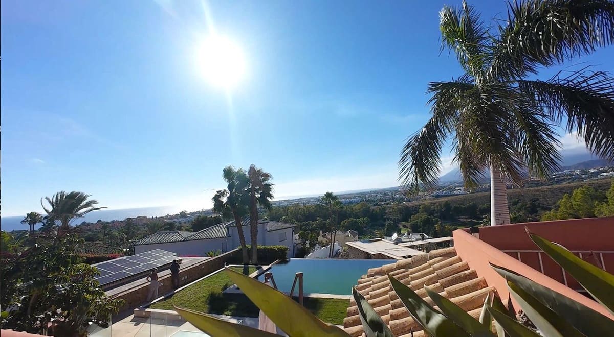 8 sovrum Villa till salu i El Paraiso med pool garage - 3 995 000 € (Ref: 10124216)