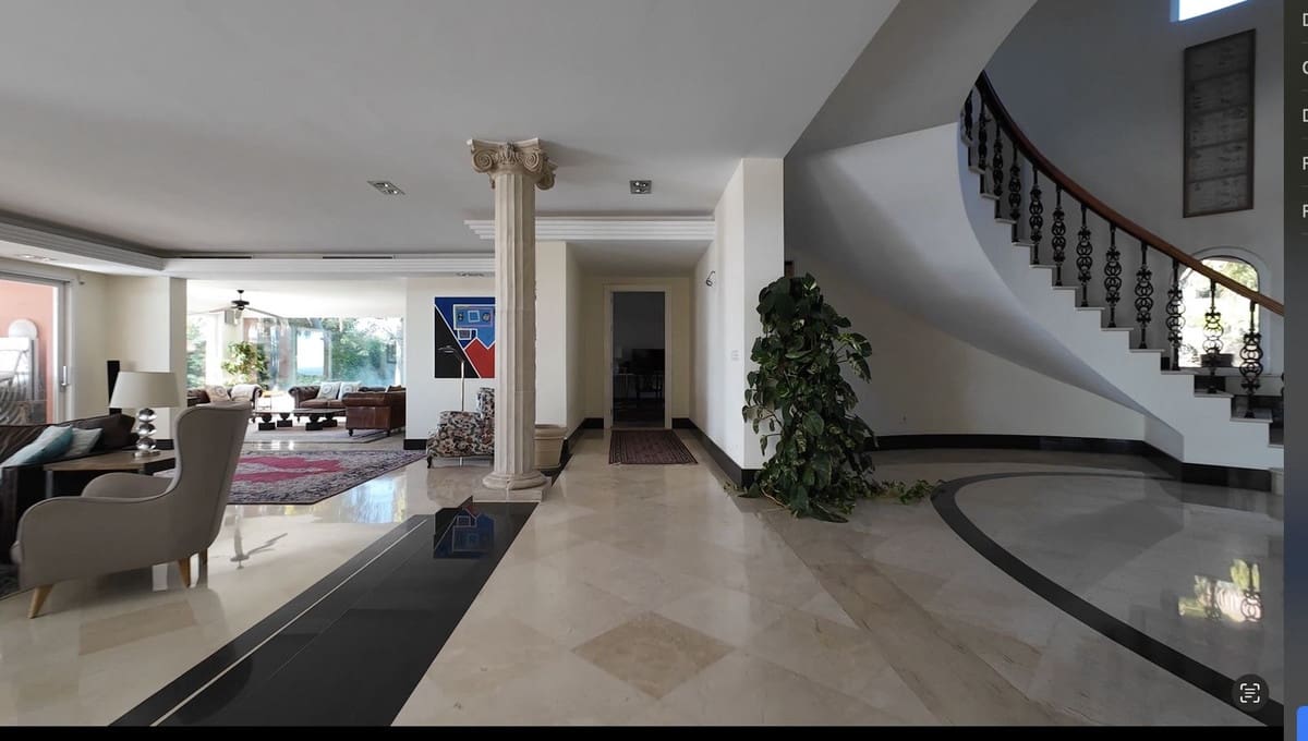 8 sovrum Villa till salu i El Paraiso med pool garage - 3 995 000 € (Ref: 10124216)