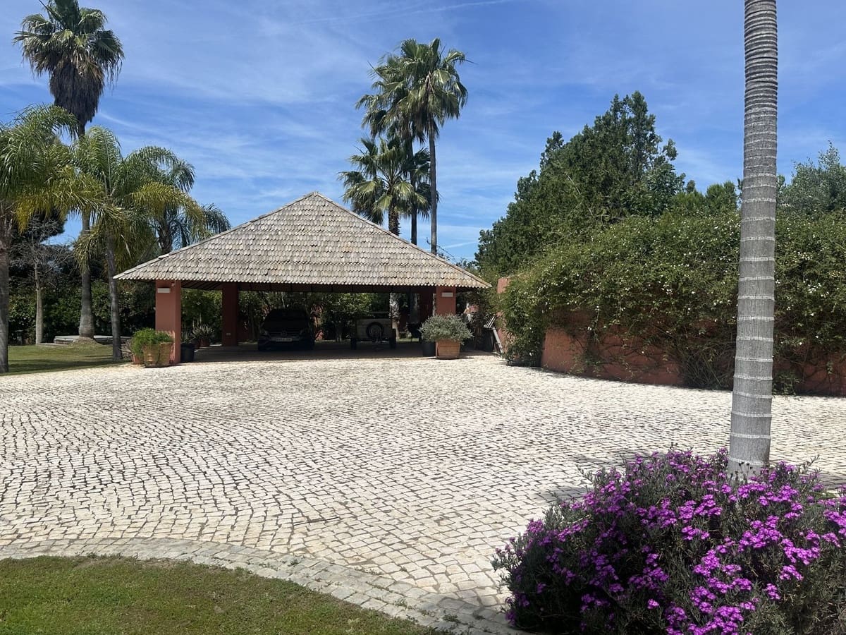 8 sovrum Villa till salu i El Paraiso med pool garage - 3 995 000 € (Ref: 10124216)