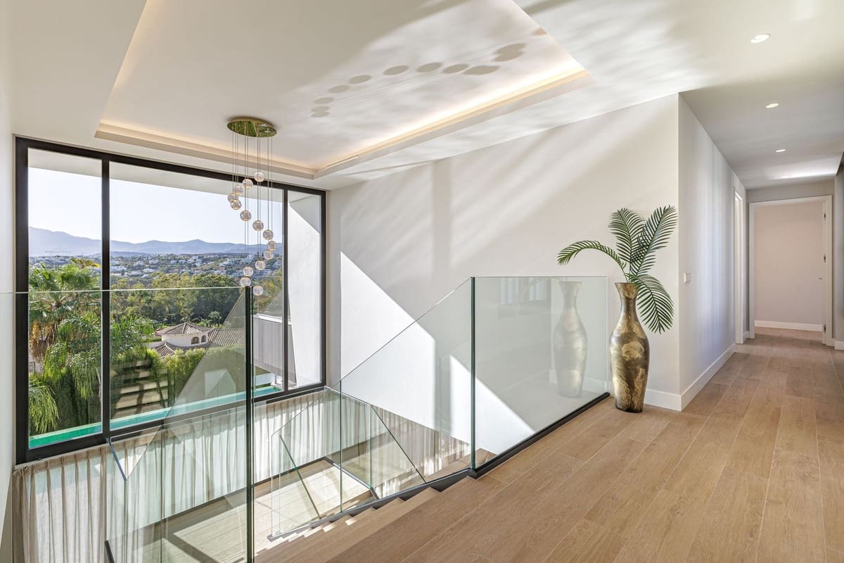 6 sovrum Villa till salu i El Paraiso med pool garage - 4 250 000 € (Ref: 10124217)