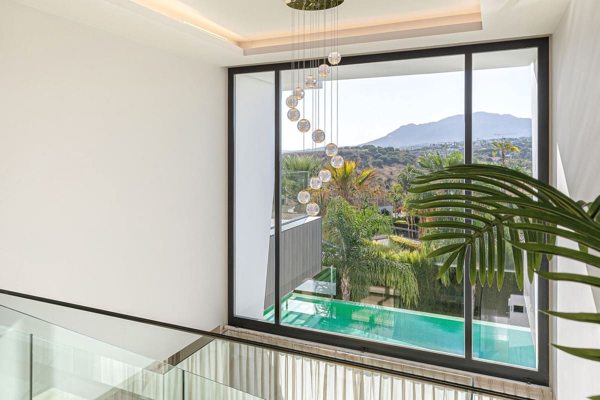 6 sovrum Villa till salu i El Paraiso med pool garage - 4 250 000 € (Ref: 10124217)