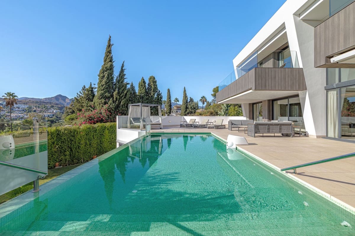 6 sovrum Villa till salu i El Paraiso med pool garage - 4 250 000 € (Ref: 10124217)