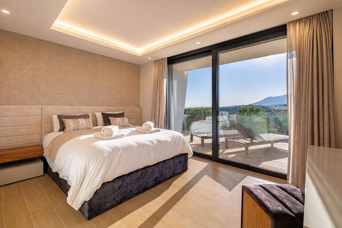 6 sovrum Villa till salu i El Paraiso med pool garage - 4 250 000 € (Ref: 10124217)