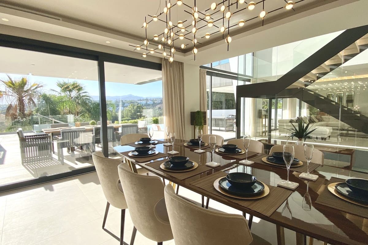 6 sovrum Villa till salu i El Paraiso med pool garage - 4 250 000 € (Ref: 10124217)