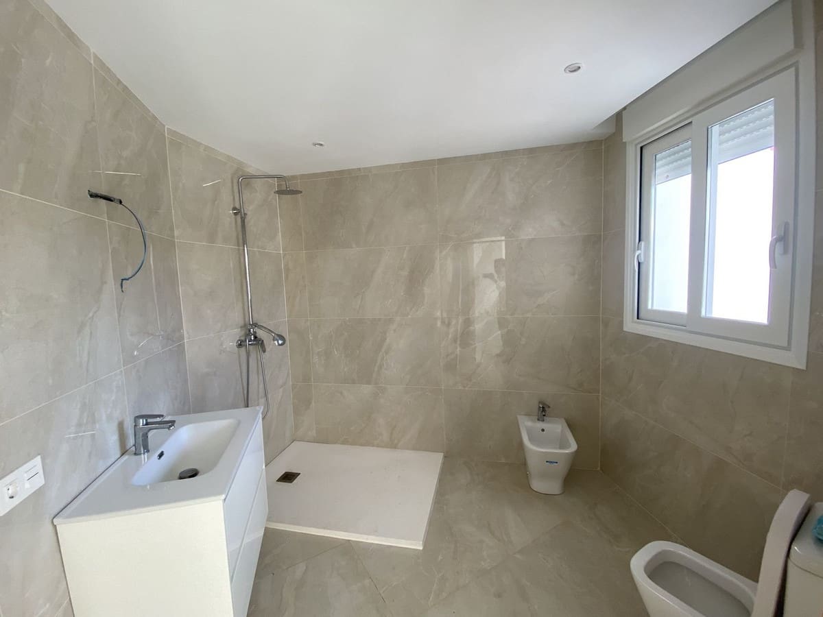 4 quarto Moradia para venda em El Paraiso com piscina garagem - 2 950 000 € (Ref: 10124224)