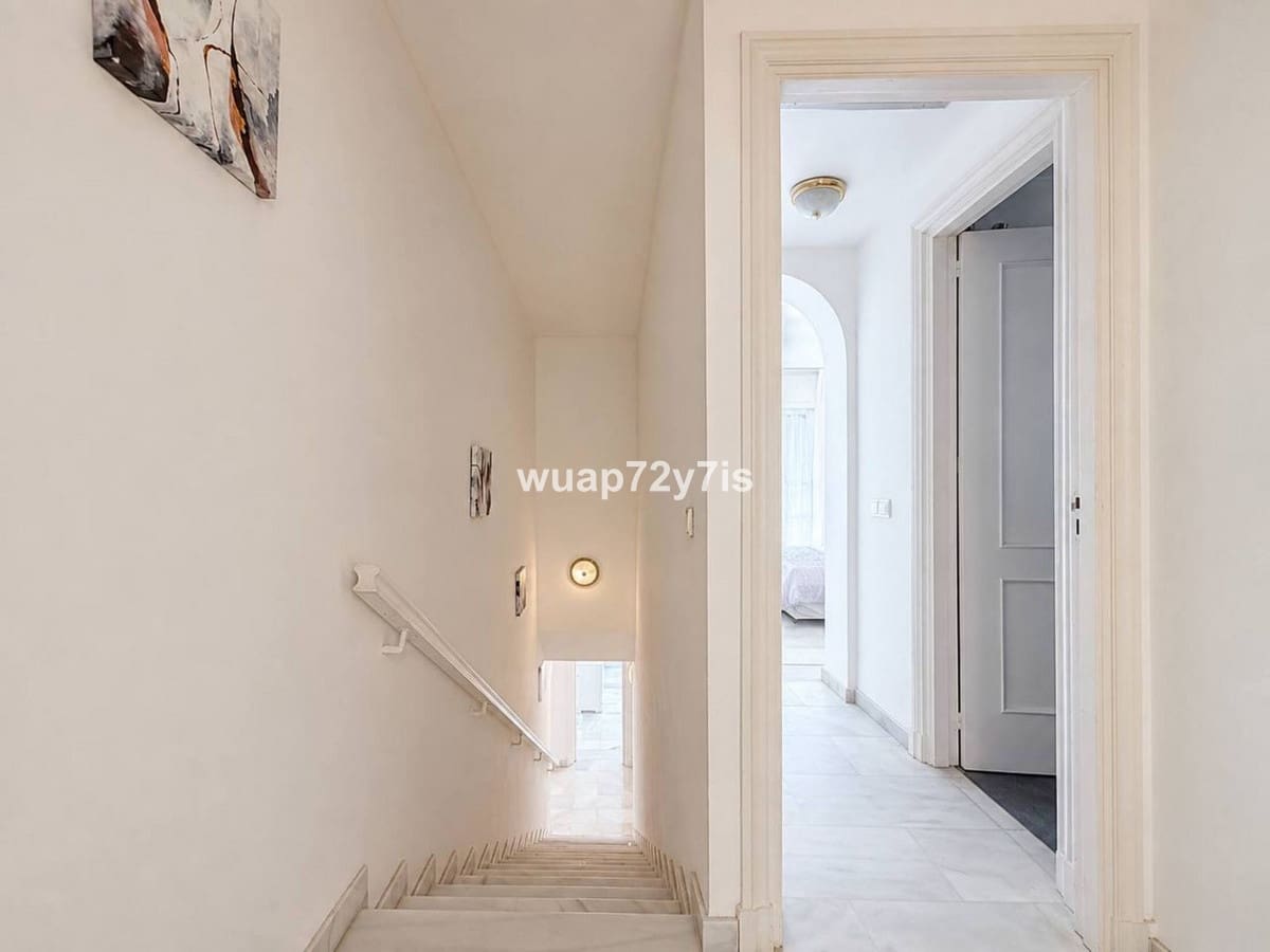 2 Zimmer Haus zu verkaufen in El Paraiso mit Pool Garage - 395.000 € (Ref: 10124242)