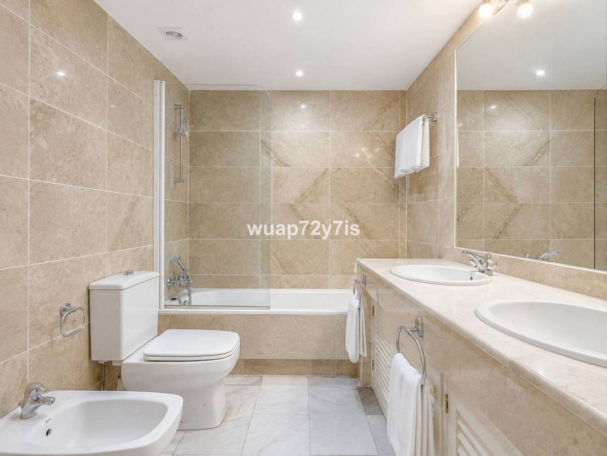 2 Zimmer Haus zu verkaufen in El Paraiso mit Pool Garage - 395.000 € (Ref: 10124242)