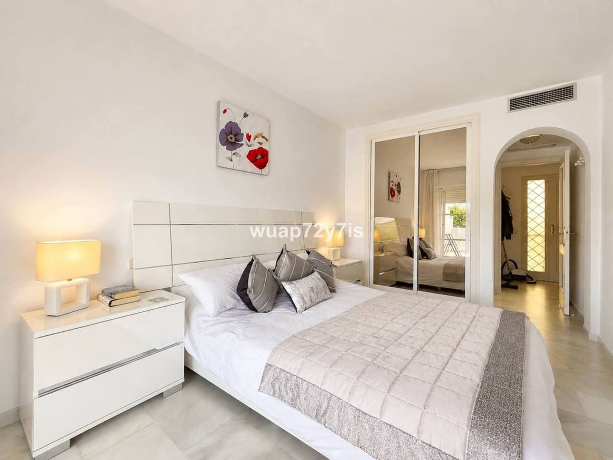2 Zimmer Haus zu verkaufen in El Paraiso mit Pool Garage - 395.000 € (Ref: 10124242)