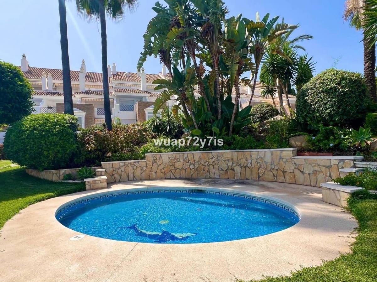 2 Zimmer Haus zu verkaufen in El Paraiso mit Pool Garage - 395.000 € (Ref: 10124242)