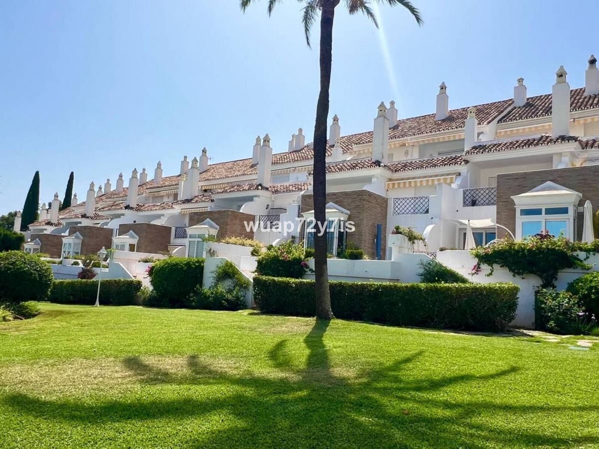 2 Zimmer Haus zu verkaufen in El Paraiso mit Pool Garage - 395.000 € (Ref: 10124242)