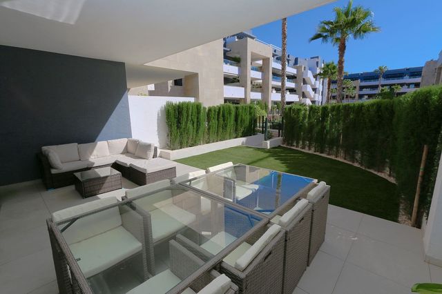 2 quarto Apartamento para venda em Playa Flamenca, Orihuela com piscina garagem - 425 000 € (Ref: 10125374)