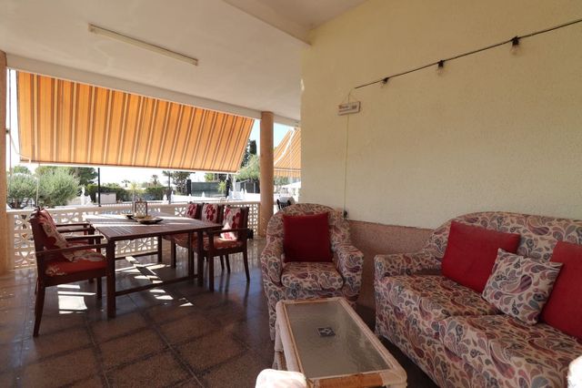 6 bedroom Villa for sale in Crevillente / Crevillent with pool garage - € 468,000 (Ref: 10125439)