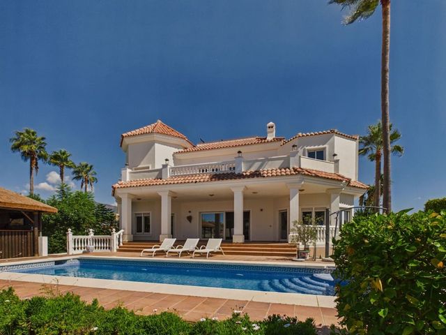 6 chambre Villa/Maison à vendre à El Paraíso, Benahavís avec piscine garage - 2 950 000 € (Ref: 10125445)