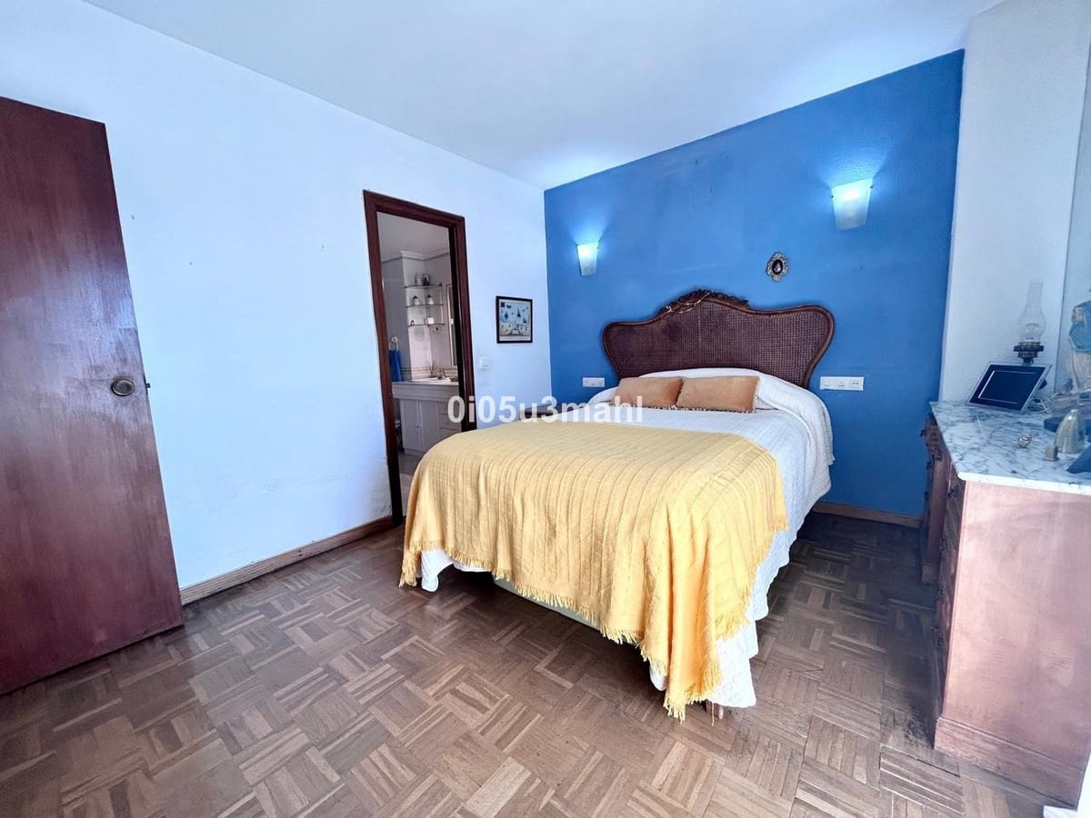 4 soverom Leilighet til salgs i Malaga by med svømmebasseng garasje - € 1 050 000 (Ref: 10125451)