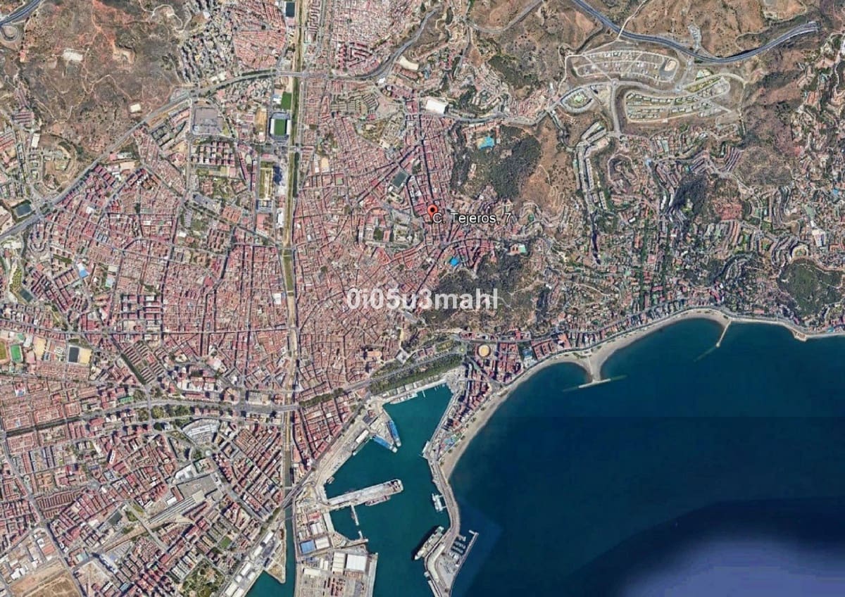 2 soveværelse Lejlighed til salg i Malaga by - € 349.000 (Ref: 10125453)