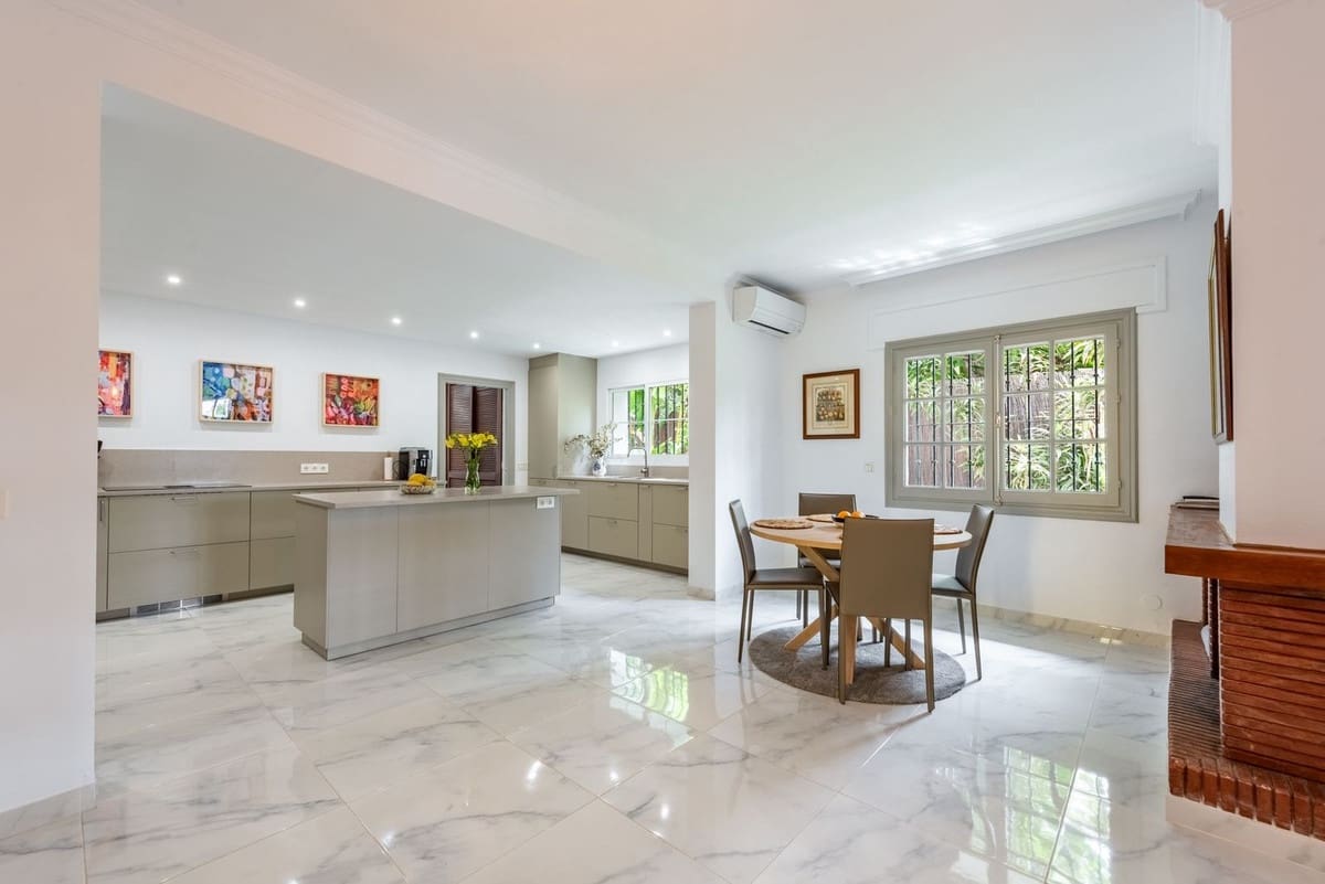 4 soverom Villa til salgs i Marbella med svømmebasseng garasje - € 2 495 000 (Ref: 10125462)