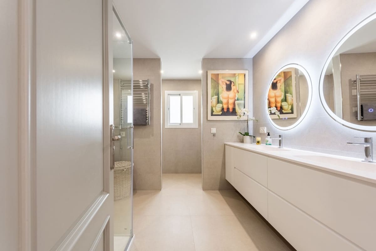 4 soverom Villa til salgs i Marbella med svømmebasseng garasje - € 2 495 000 (Ref: 10125462)