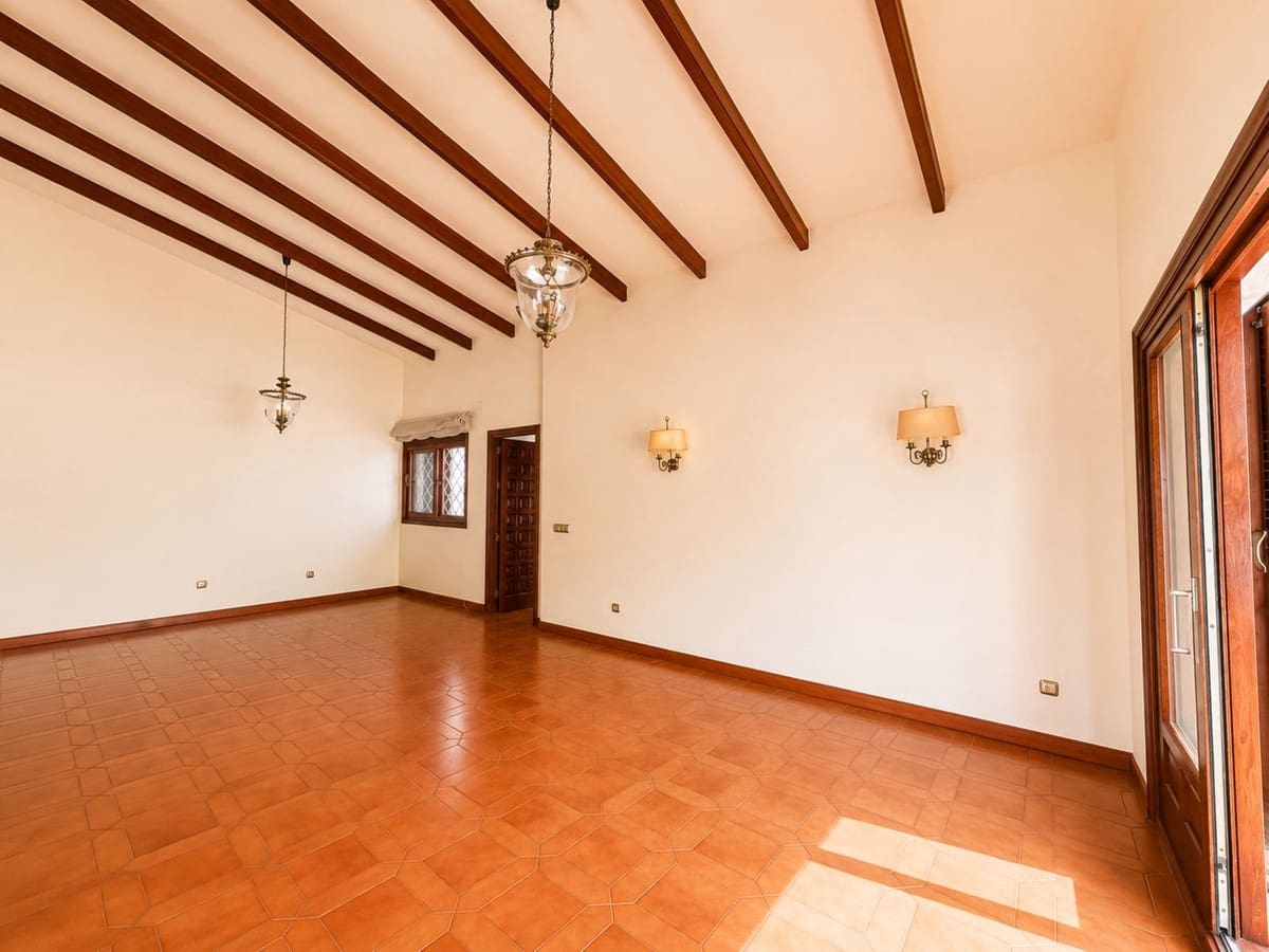 4 Zimmer Villa zu verkaufen in Rio Real mit Pool Garage - 2.150.000 € (Ref: 10125467)