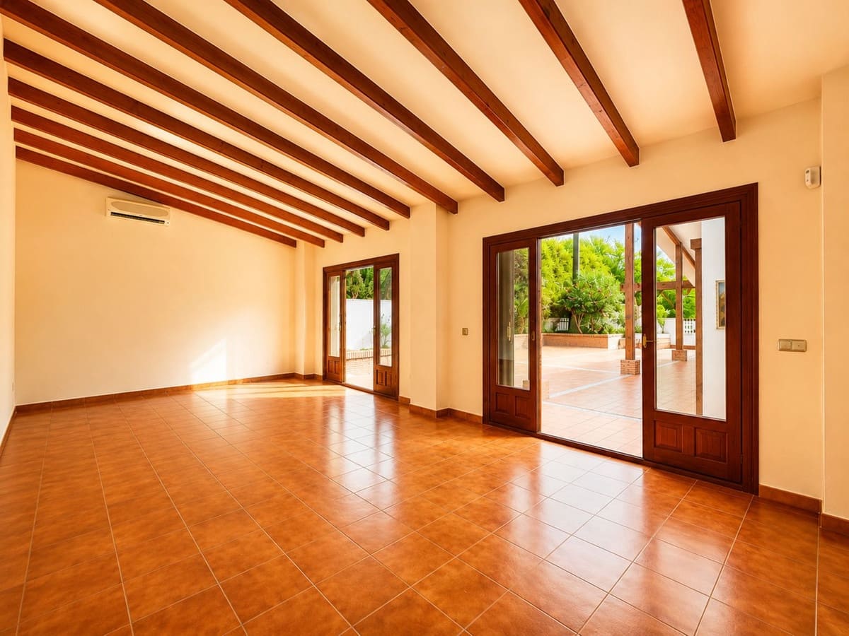 4 Zimmer Villa zu verkaufen in Rio Real mit Pool Garage - 2.150.000 € (Ref: 10125467)