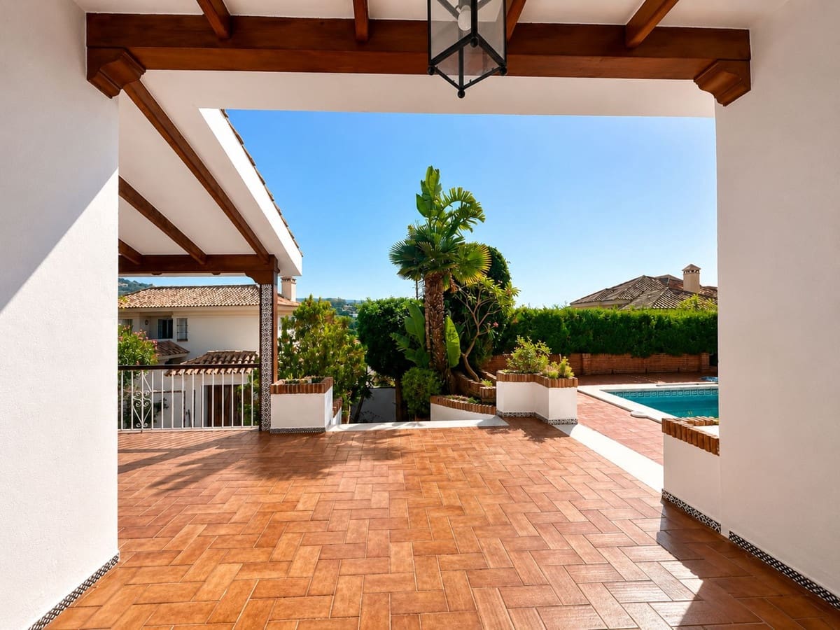 4 Zimmer Villa zu verkaufen in Rio Real mit Pool Garage - 2.150.000 € (Ref: 10125467)