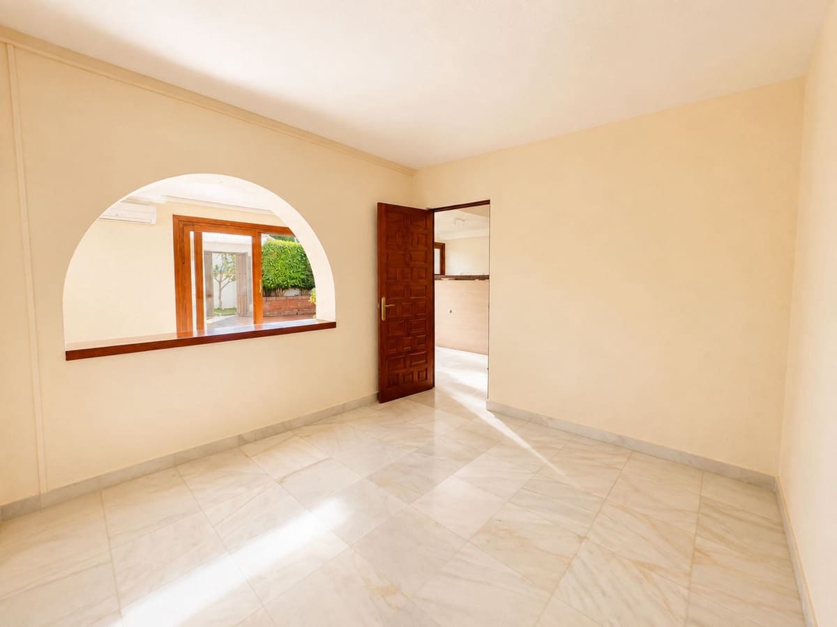 4 Zimmer Villa zu verkaufen in Rio Real mit Pool Garage - 2.150.000 € (Ref: 10125467)