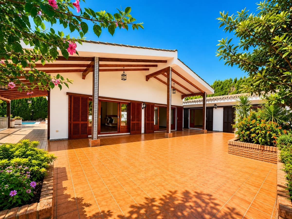 4 Zimmer Villa zu verkaufen in Rio Real mit Pool Garage - 2.150.000 € (Ref: 10125467)