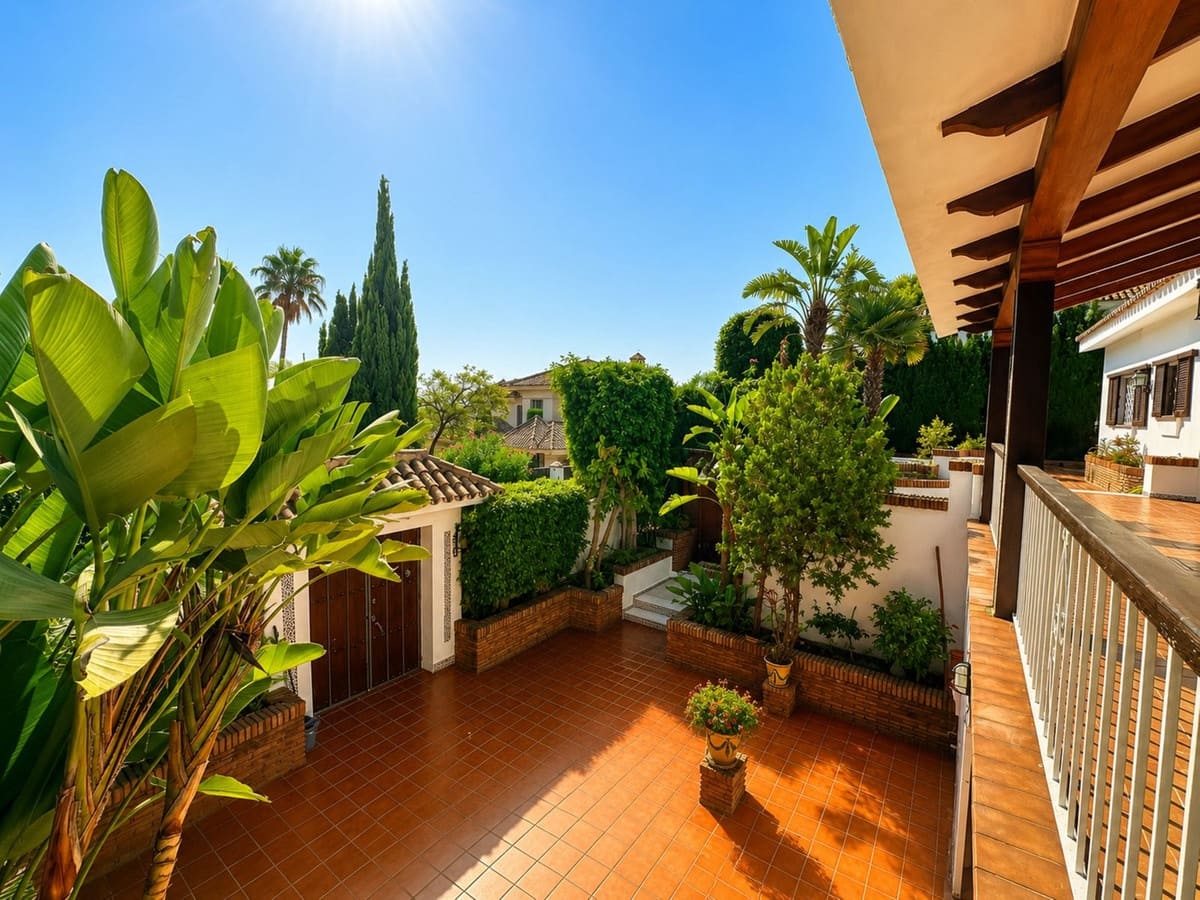 4 Zimmer Villa zu verkaufen in Rio Real mit Pool Garage - 2.150.000 € (Ref: 10125467)