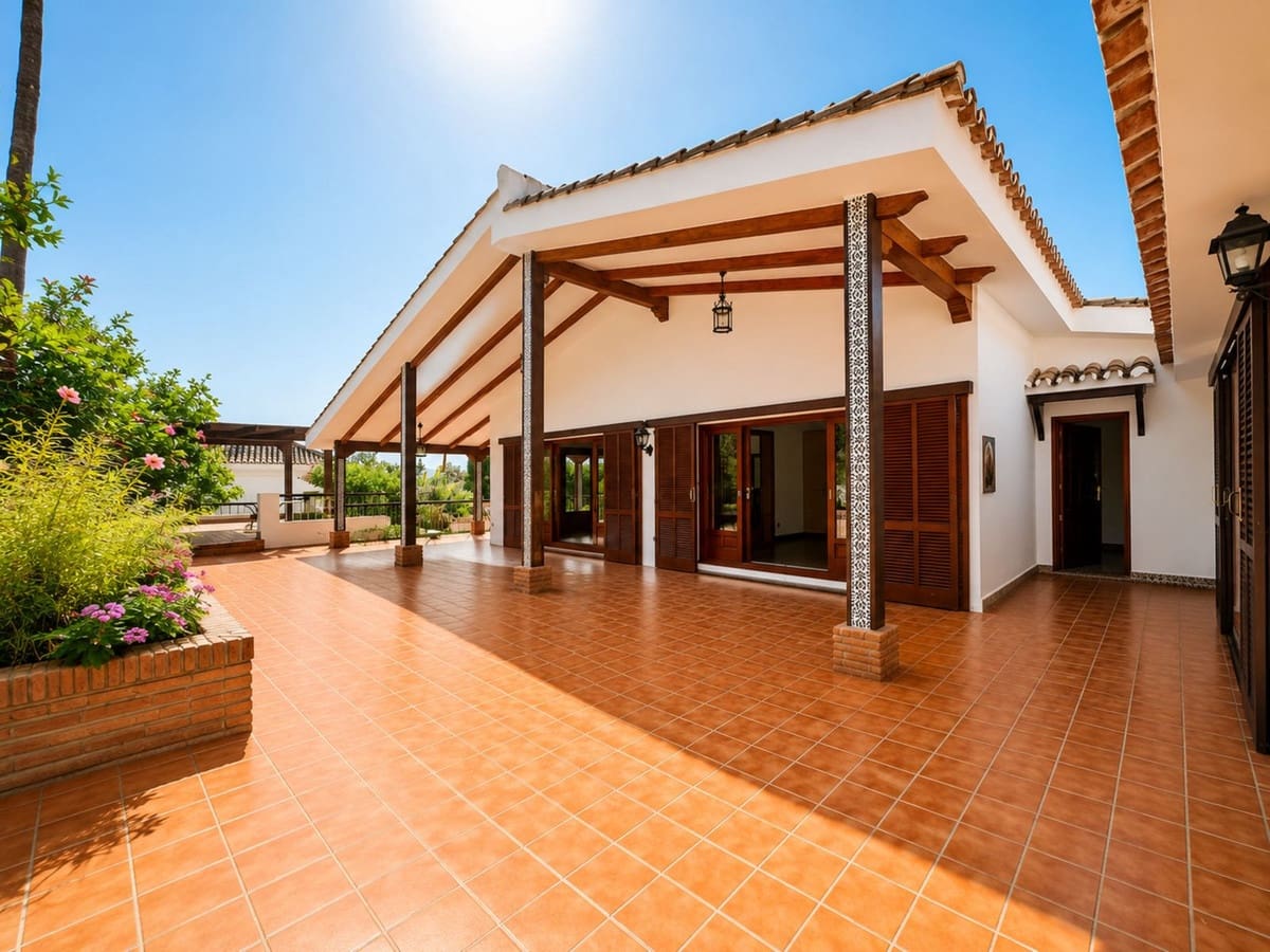4 Zimmer Villa zu verkaufen in Rio Real mit Pool Garage - 2.150.000 € (Ref: 10125467)