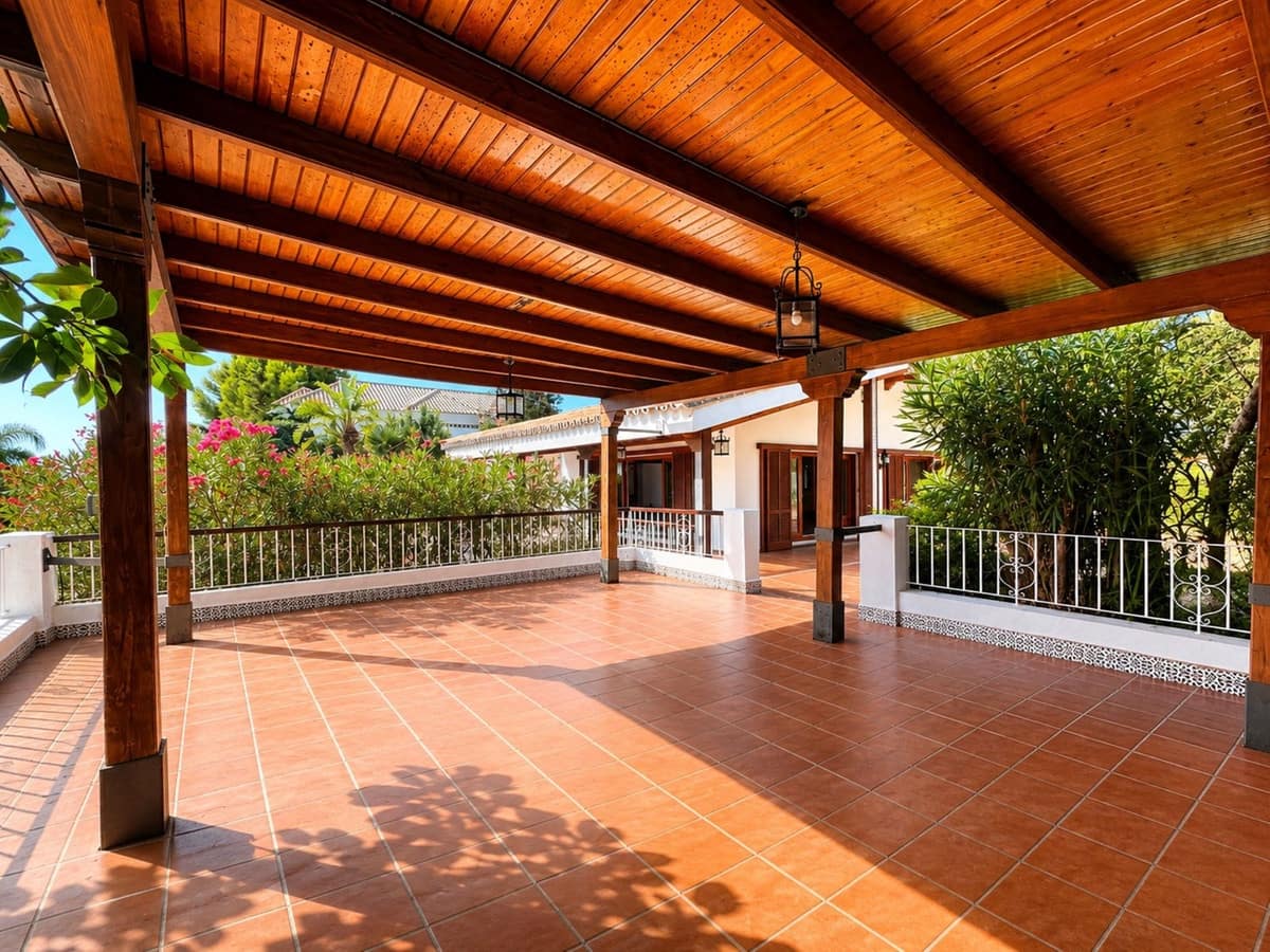 4 Zimmer Villa zu verkaufen in Rio Real mit Pool Garage - 2.150.000 € (Ref: 10125467)