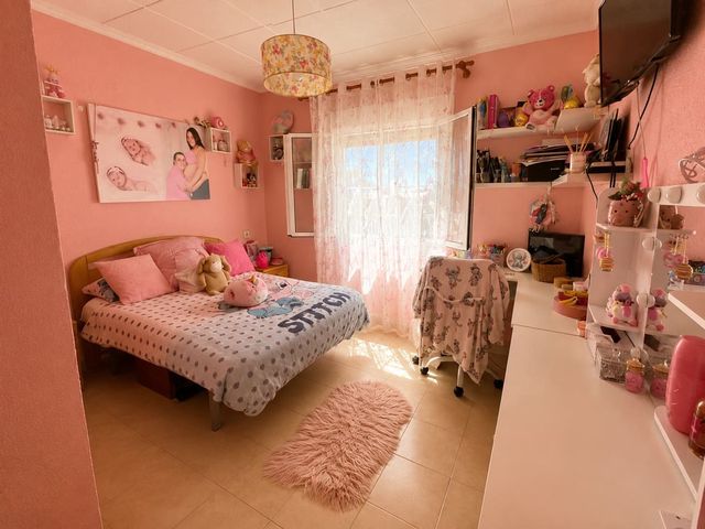 5 makuuhuone Huvila myytävänä paikassa La Siesta, Torrevieja mukana uima-altaan 
autotalli - 389 000 € (Ref: 10125472)