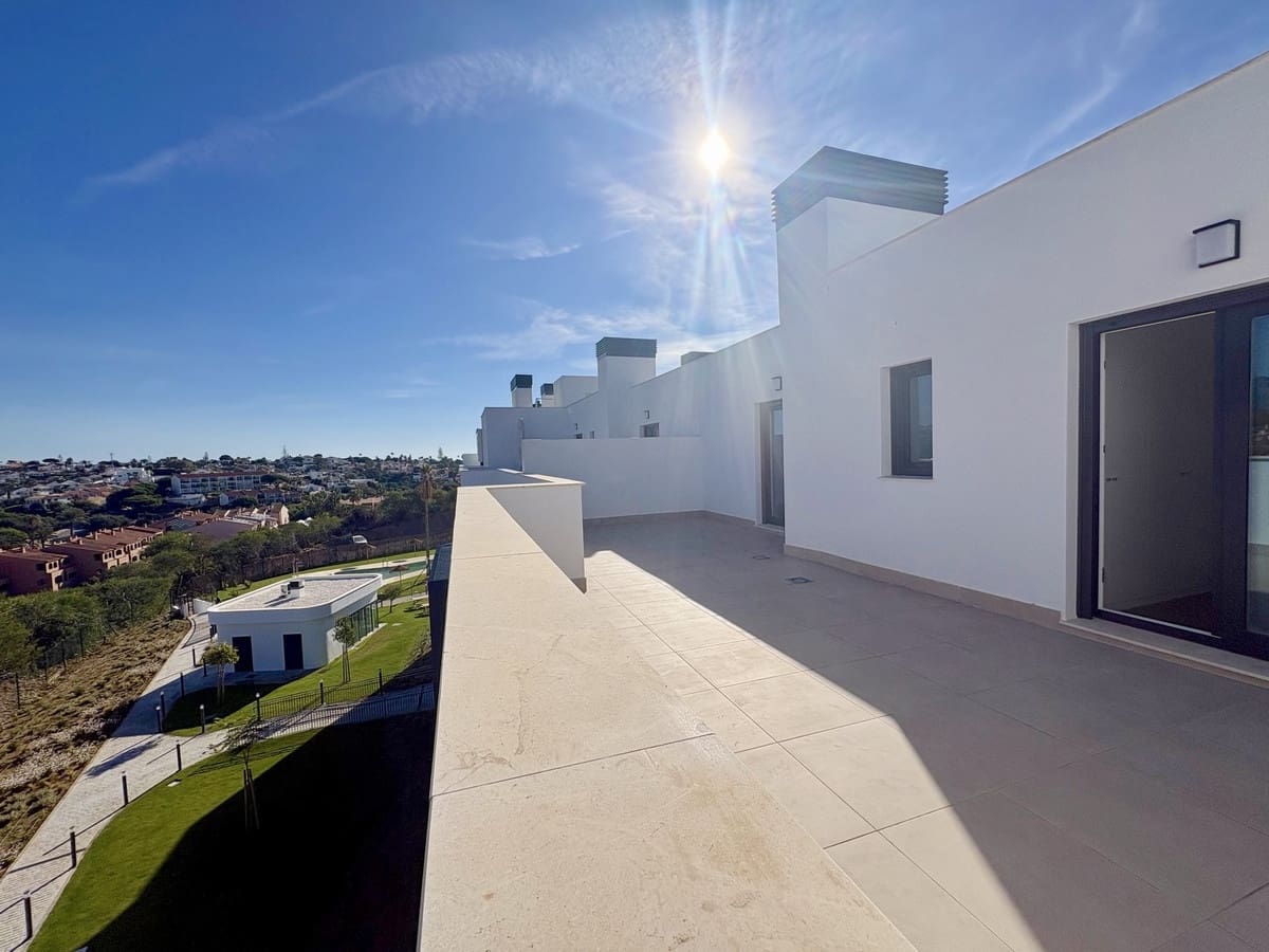 Apartamento de 3 habitaciones en Mijas Costa en venta con piscina garaje - 880.000 € (Ref: 10125488)