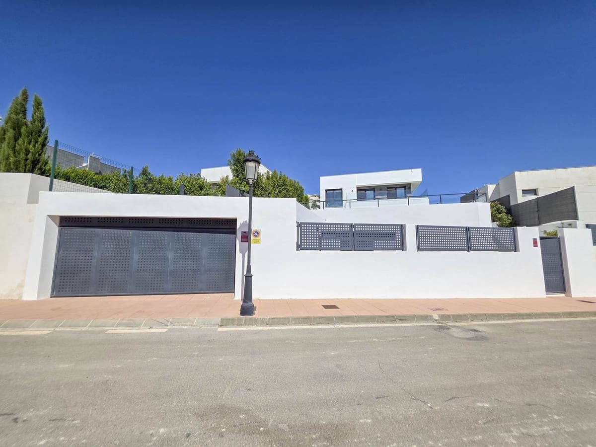 3 camera da letto Villa in vendita in Manilva con piscina garage - 1.250.000 € (Rif: 10125490)