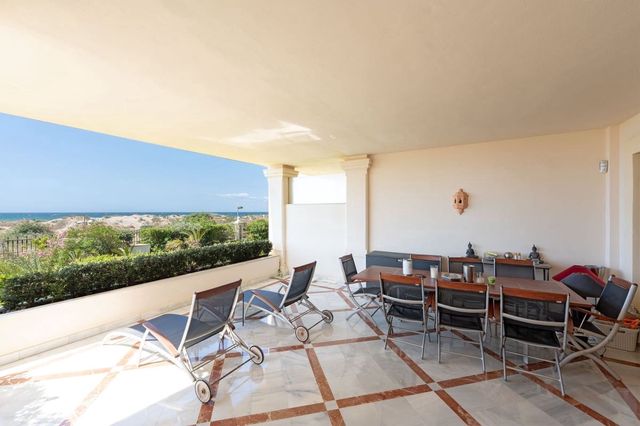 3 sypialnia Apartament na sprzedaż w Marbella z basenem garażem - 2 950 000 € (Ref: 10125513)