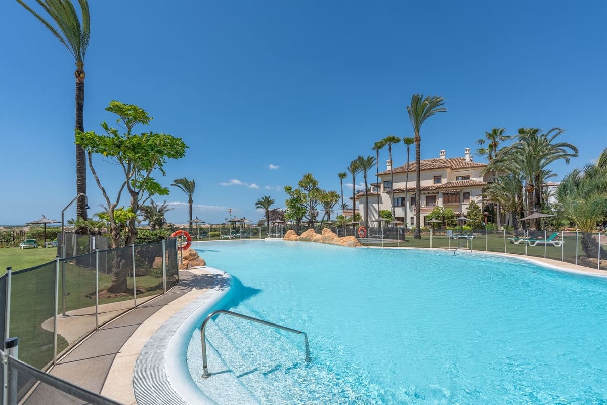 3 sypialnia Apartament na sprzedaż w Marbella z basenem garażem - 2 950 000 € (Ref: 10125513)