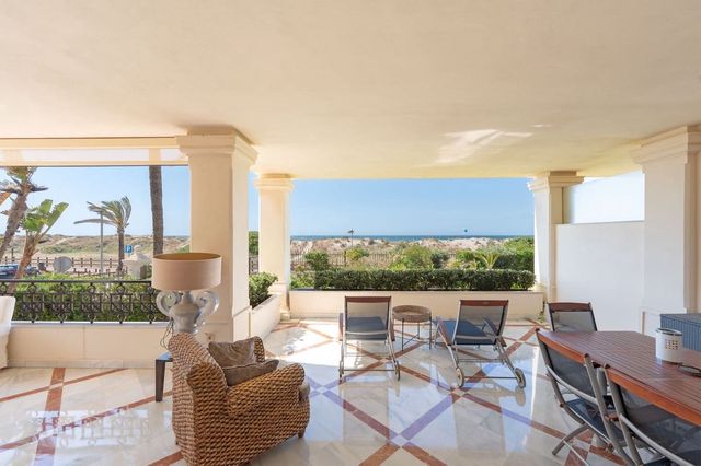 3 sypialnia Apartament na sprzedaż w Marbella z basenem garażem - 2 950 000 € (Ref: 10125513)