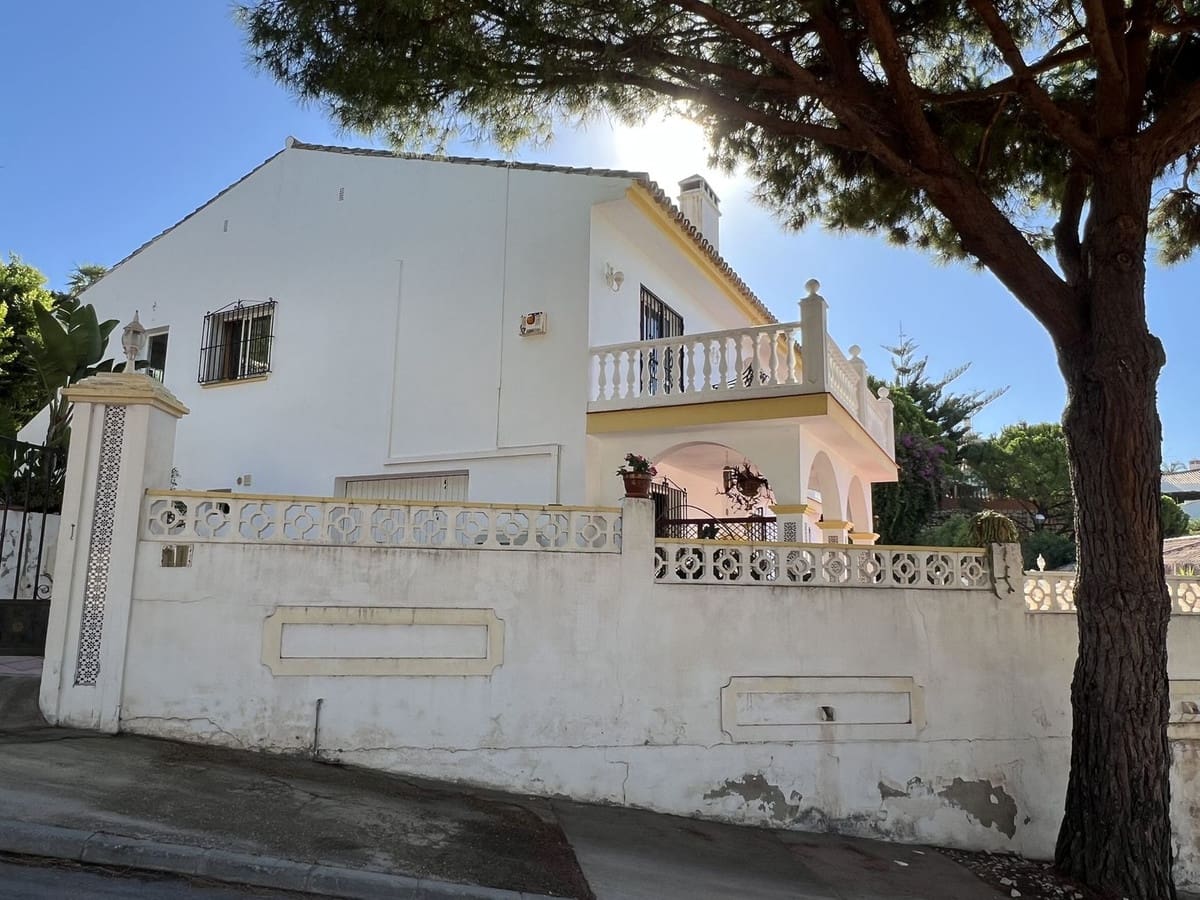 5 soverom Villa til salgs i Mijas med svømmebasseng garasje - € 592 000 (Ref: 10125531)