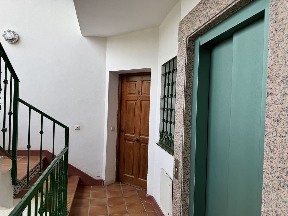 2 sovrum Lägenhet till salu i Marbella med pool garage - 349 000 € (Ref: 10125533)