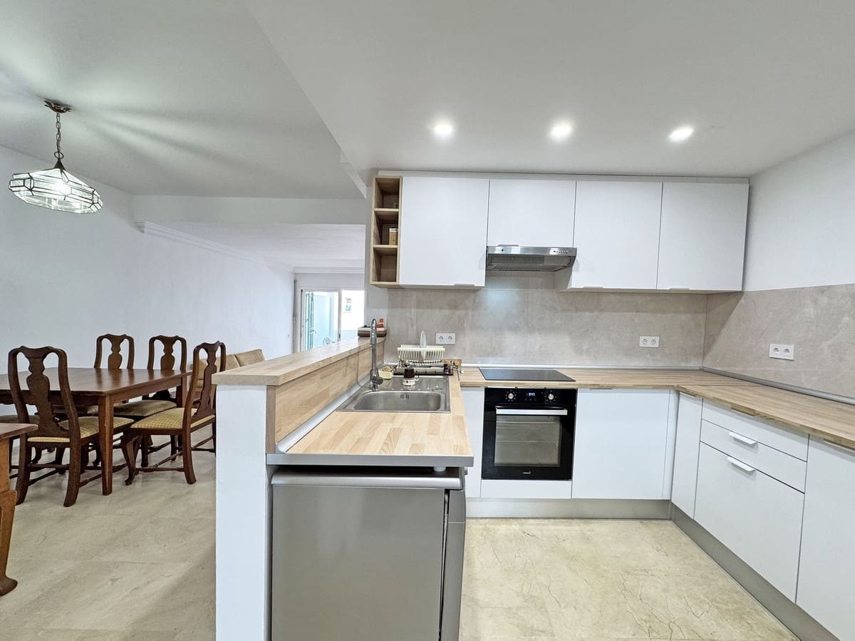 2 sovrum Lägenhet till salu i Marbella med pool garage - 349 000 € (Ref: 10125533)