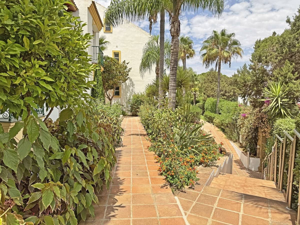 2 sovrum Lägenhet till salu i Marbella med pool garage - 349 000 € (Ref: 10125533)