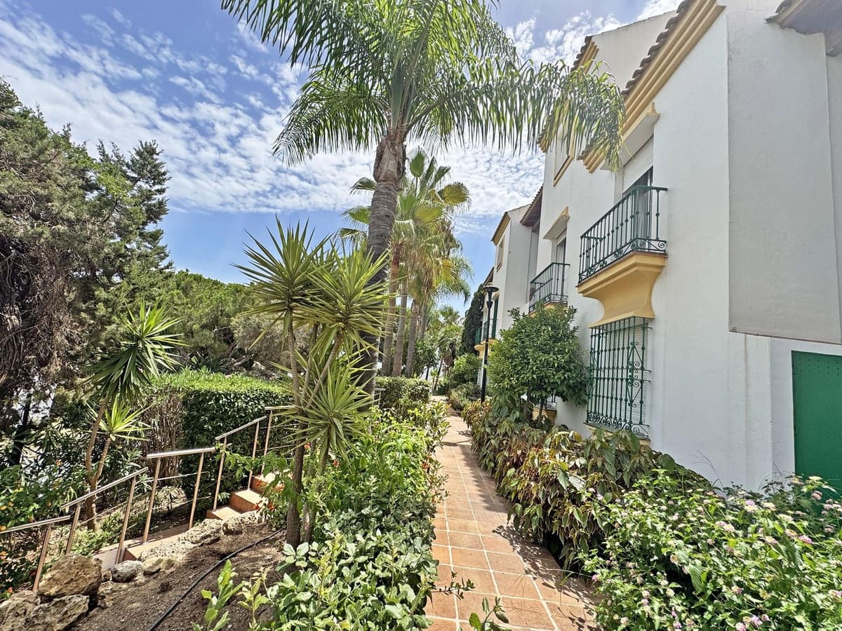 2 sovrum Lägenhet till salu i Marbella med pool garage - 349 000 € (Ref: 10125533)
