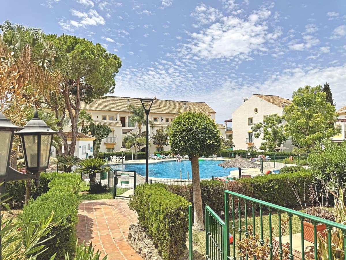 2 sovrum Lägenhet till salu i Marbella med pool garage - 349 000 € (Ref: 10125533)