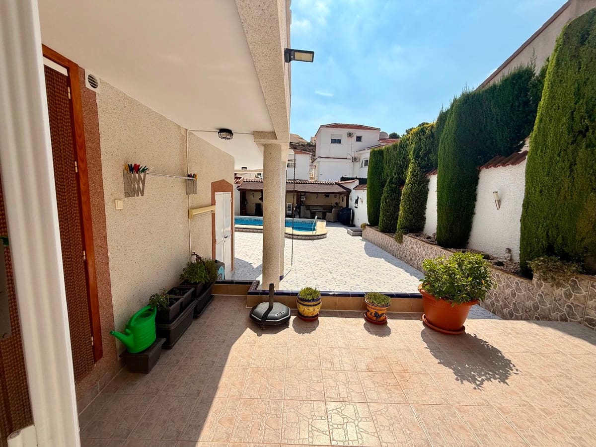 6 sovrum Villa till salu i Rojales med pool garage - 575 000 € (Ref: 10125535)