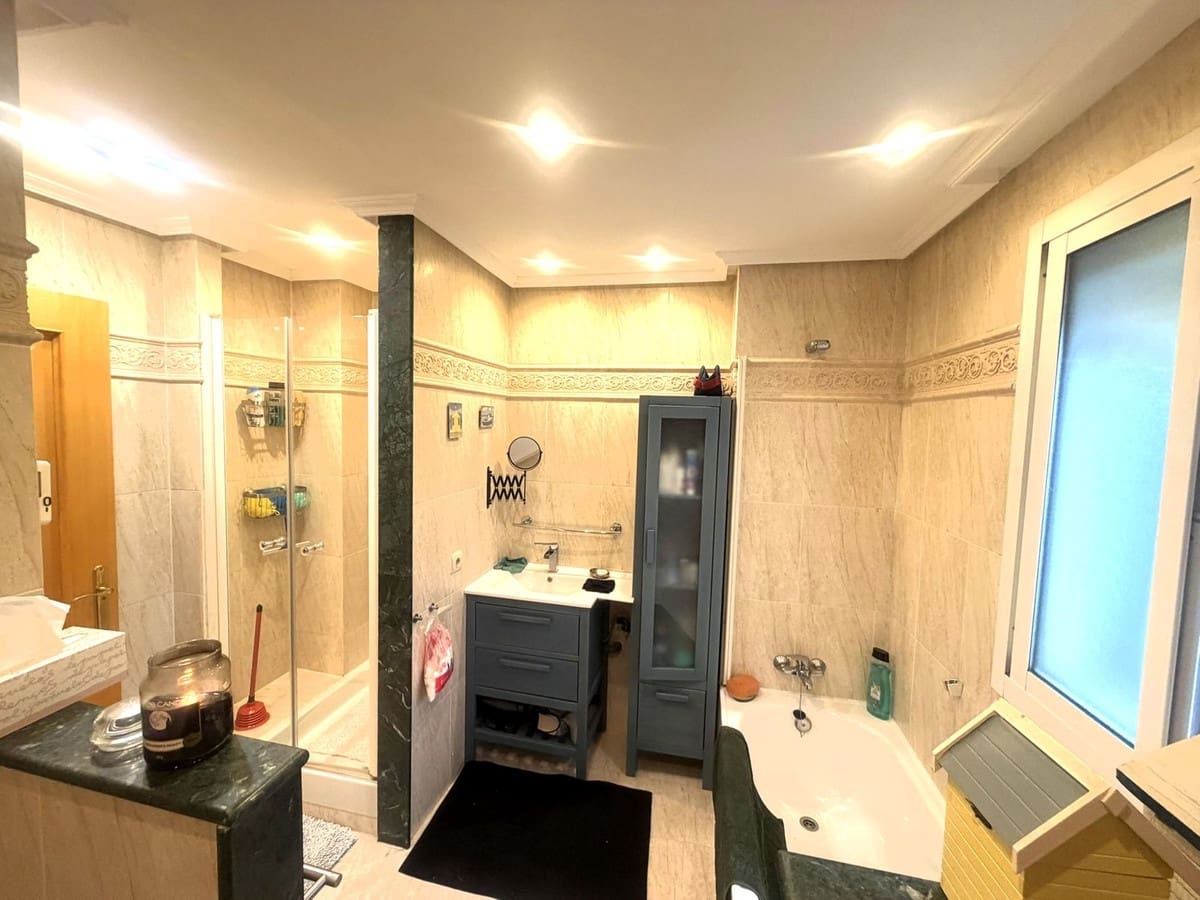 3 sovrum Lägenhet till salu i Estepona med pool garage - 445 000 € (Ref: 10125536)