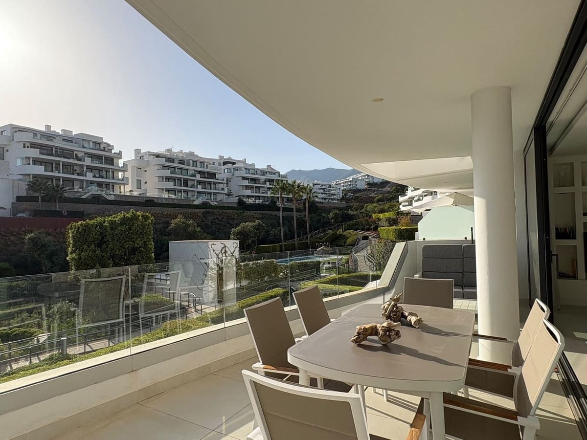 2 makuuhuone Huoneisto myytävänä paikassa Fuengirola mukana uima-altaan 
autotalli - 549 000 € (Ref: 10125540)
