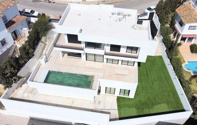 3 sovrum Villa till salu i Riviera del Sol, Mijas med pool garage - 1 750 000 € (Ref: 10125551)